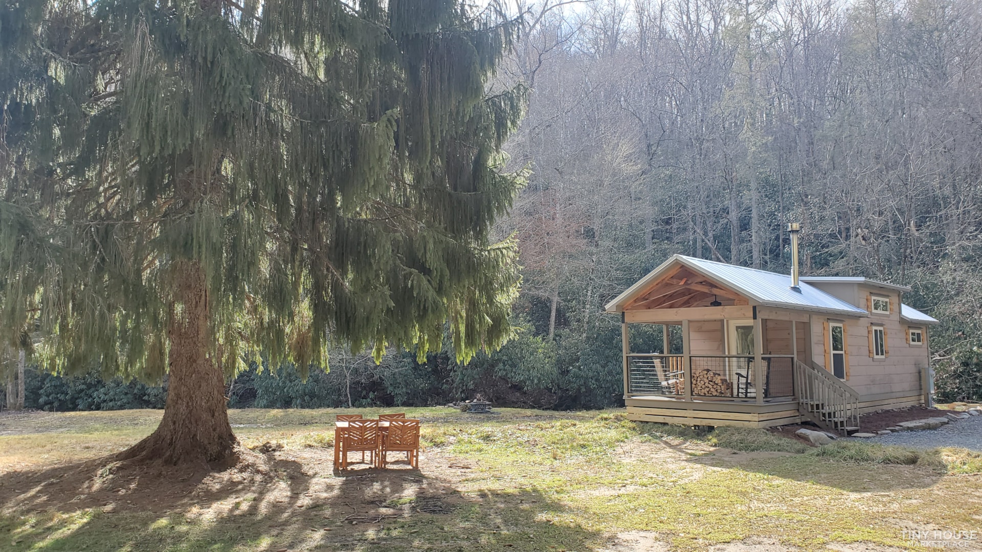 Tiny "Cabin" on Wheels with LAND