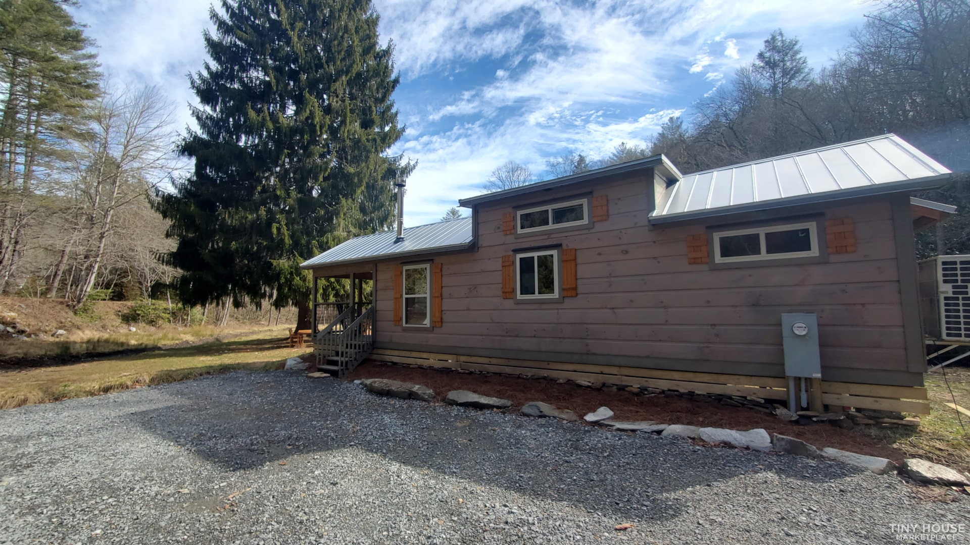 Tiny "Cabin" on Wheels with LAND - Image 3 Thumbnail