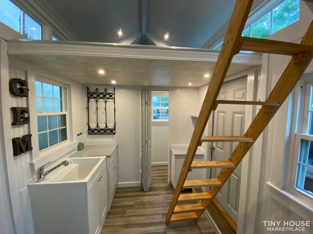 Tiny Cottage On Wheels