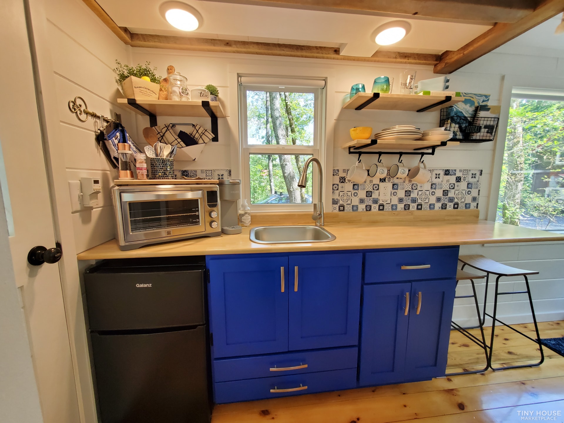 Tiny Farmhouse For Sale - Image 4 Thumbnail