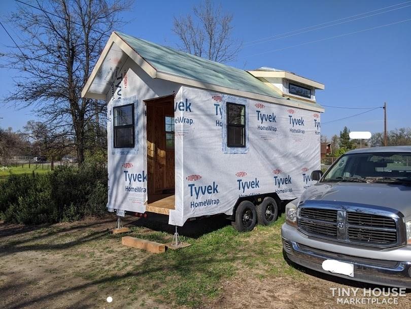 Tiny Farmhouse on Wheels - Image 2 Thumbnail