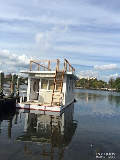 TINY FLOATING HOUSE HYANNA - Image 3 Thumbnail