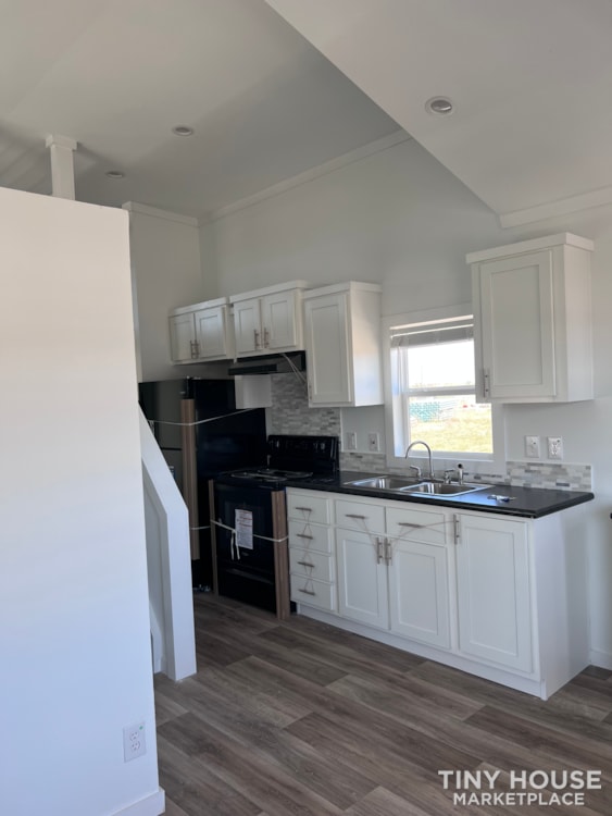 Tiny Home 2 Bedroom / Loft - Image 4 Thumbnail