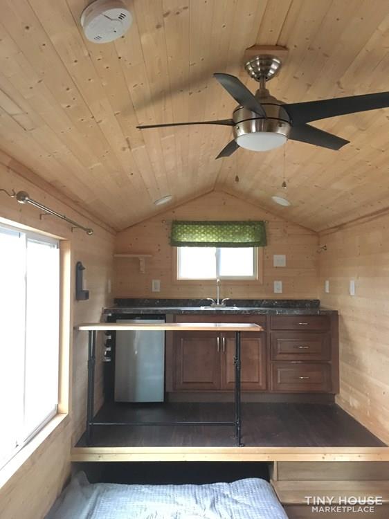 Tiny home 20x8 VERY NICE finished bathroom shower kitchenette pull out bed 