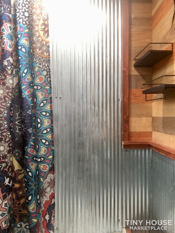 Purple Tiny home - Image 4 Thumbnail