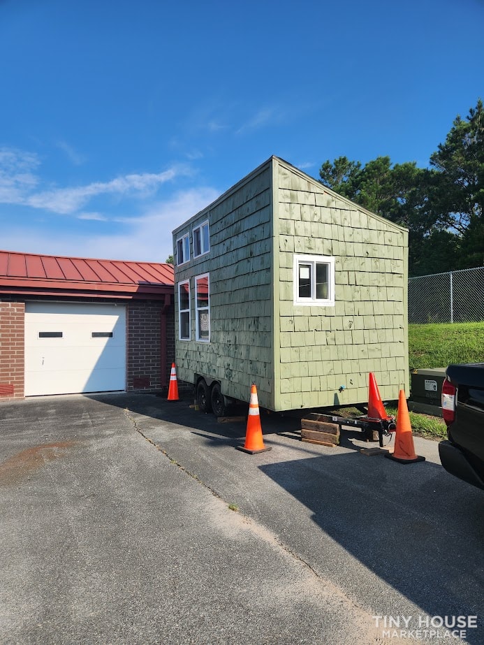Tiny Home 8'x16' on Wheels - Image 4 Thumbnail