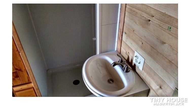 Tiny home built in 2016 - Image 4 Thumbnail