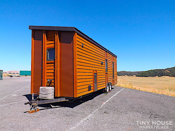 TINY HOME ESCAPE TRAVELER XL FOR SALE - Image 3 Thumbnail