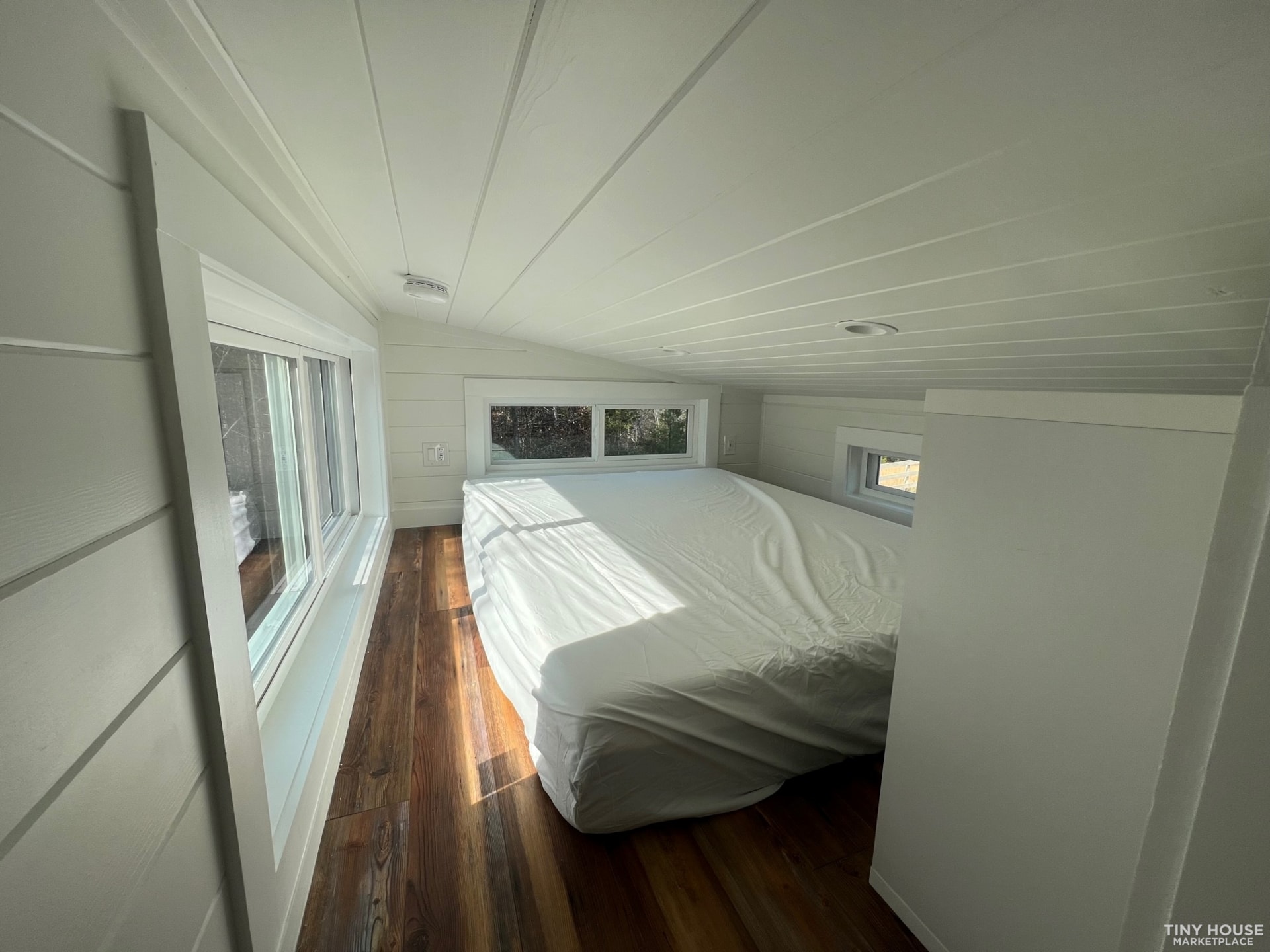 Tiny Home for sale on Trailer: 28 Foot, 300 Square feet $99,000. - Image 4 Thumbnail