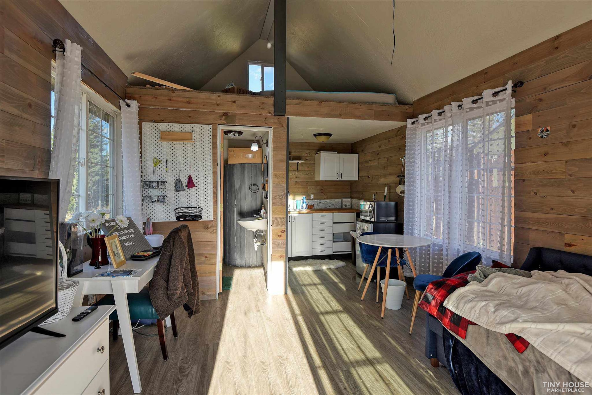 Tiny home in Elk, Washington - Image 3 Thumbnail