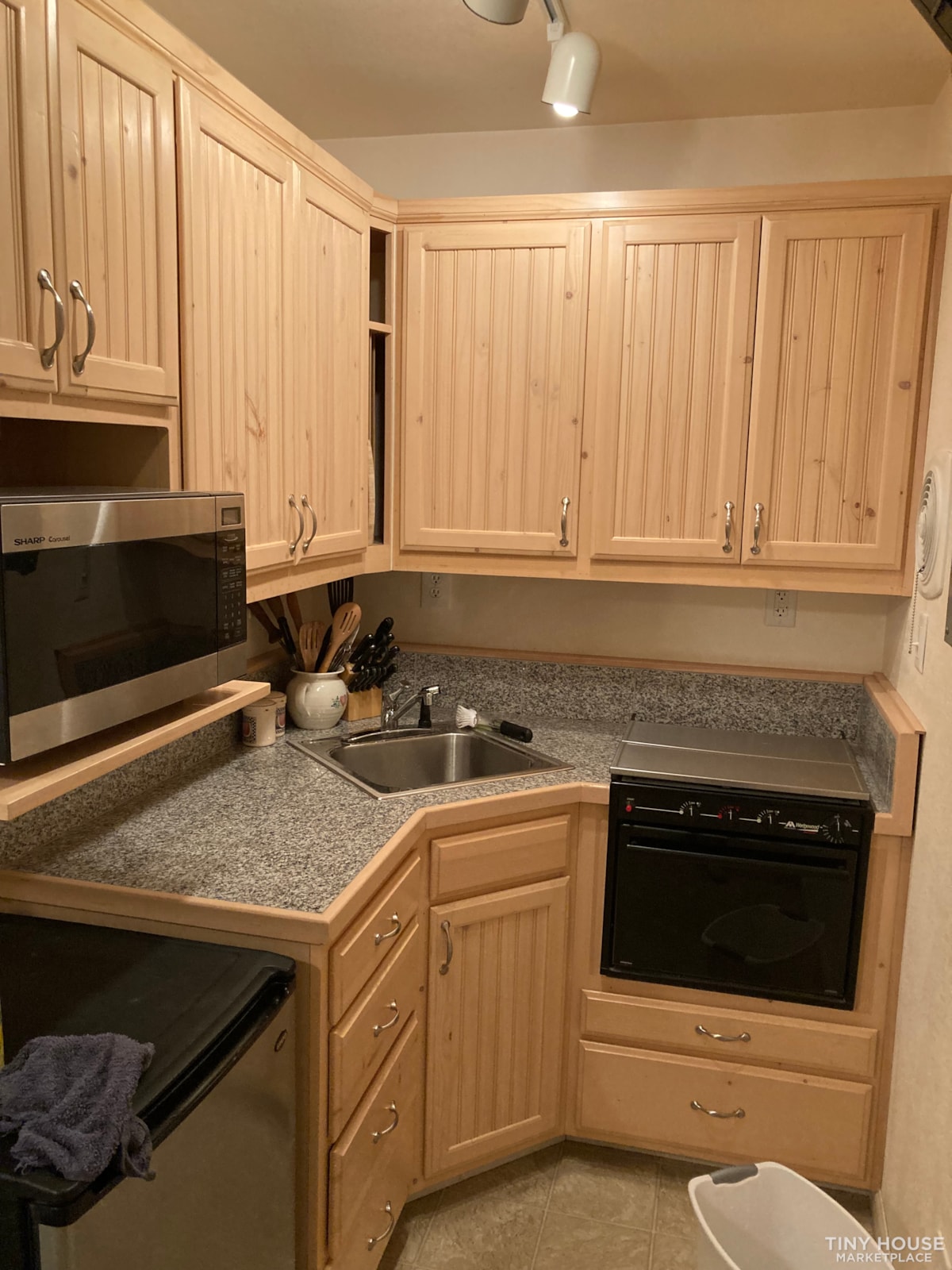 Tiny home in La Pine, OR - Image 2 Thumbnail