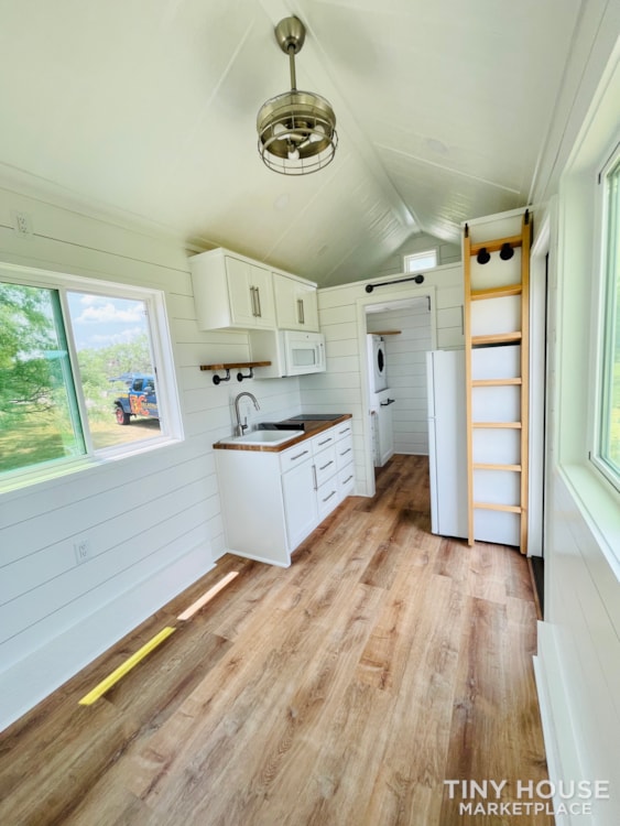 Tiny Home on Wheels for Sale - Image 3 Thumbnail