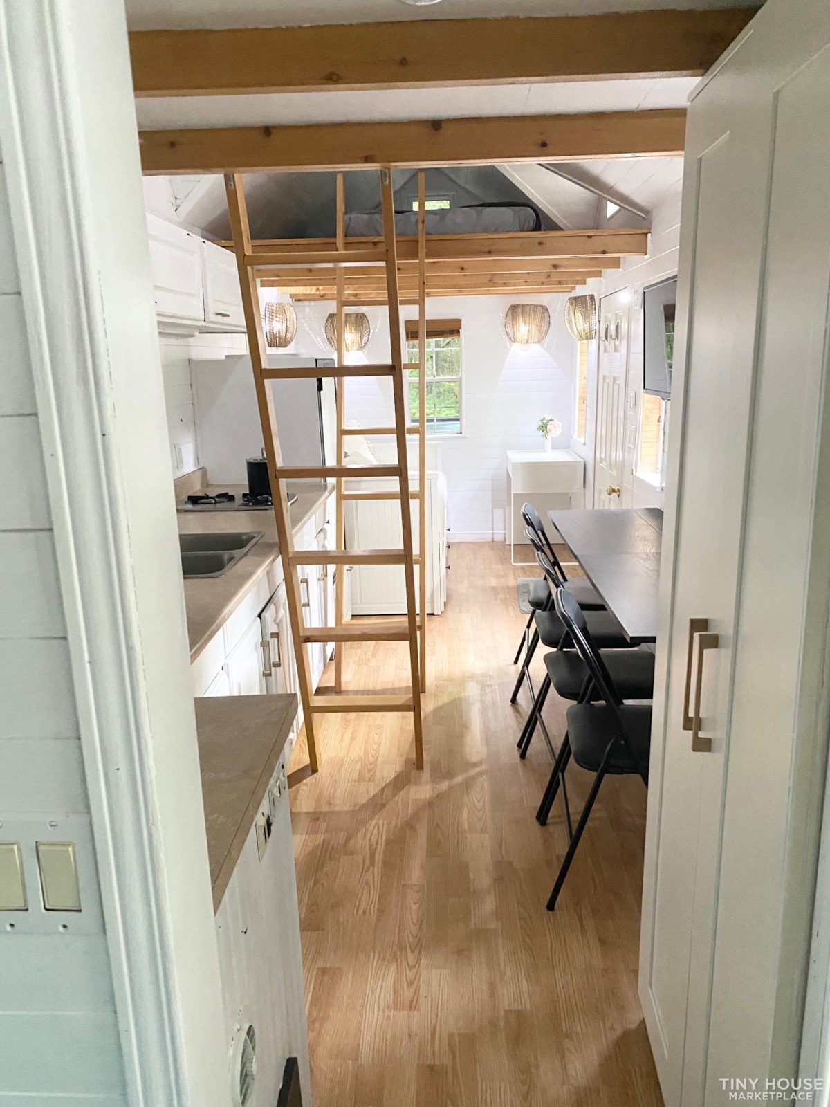 Tiny Home on wheels 192 sqft - Image 4 Thumbnail