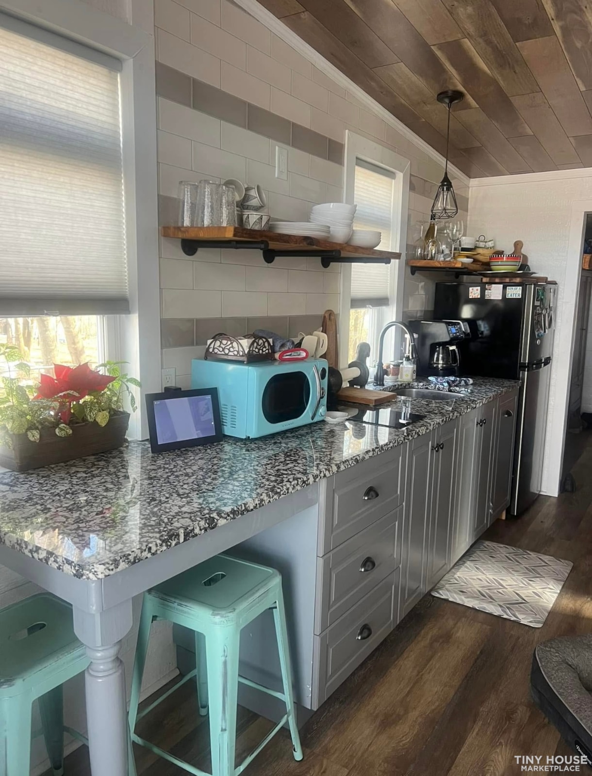 Tiny home with acreage, barn and lots of outdoor living in KY! - Image 4 Thumbnail