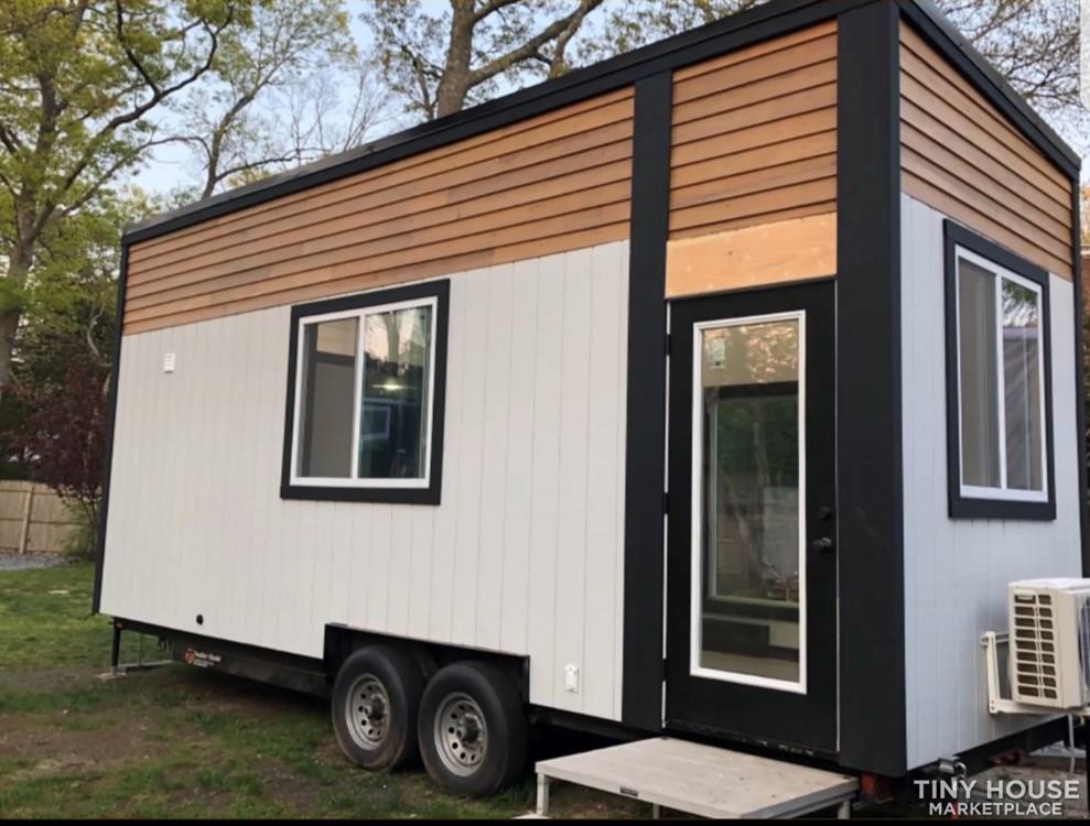 Tiny Home with Huge Kitchen - Image 3 Thumbnail