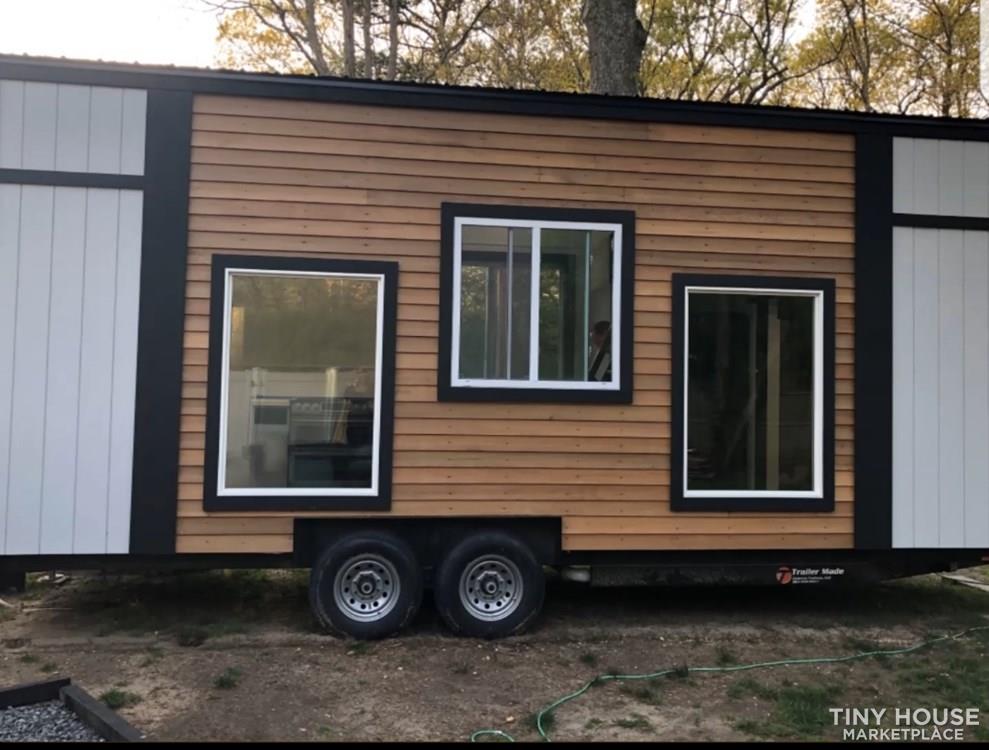 Tiny Home with Huge Kitchen - Image 4 Thumbnail