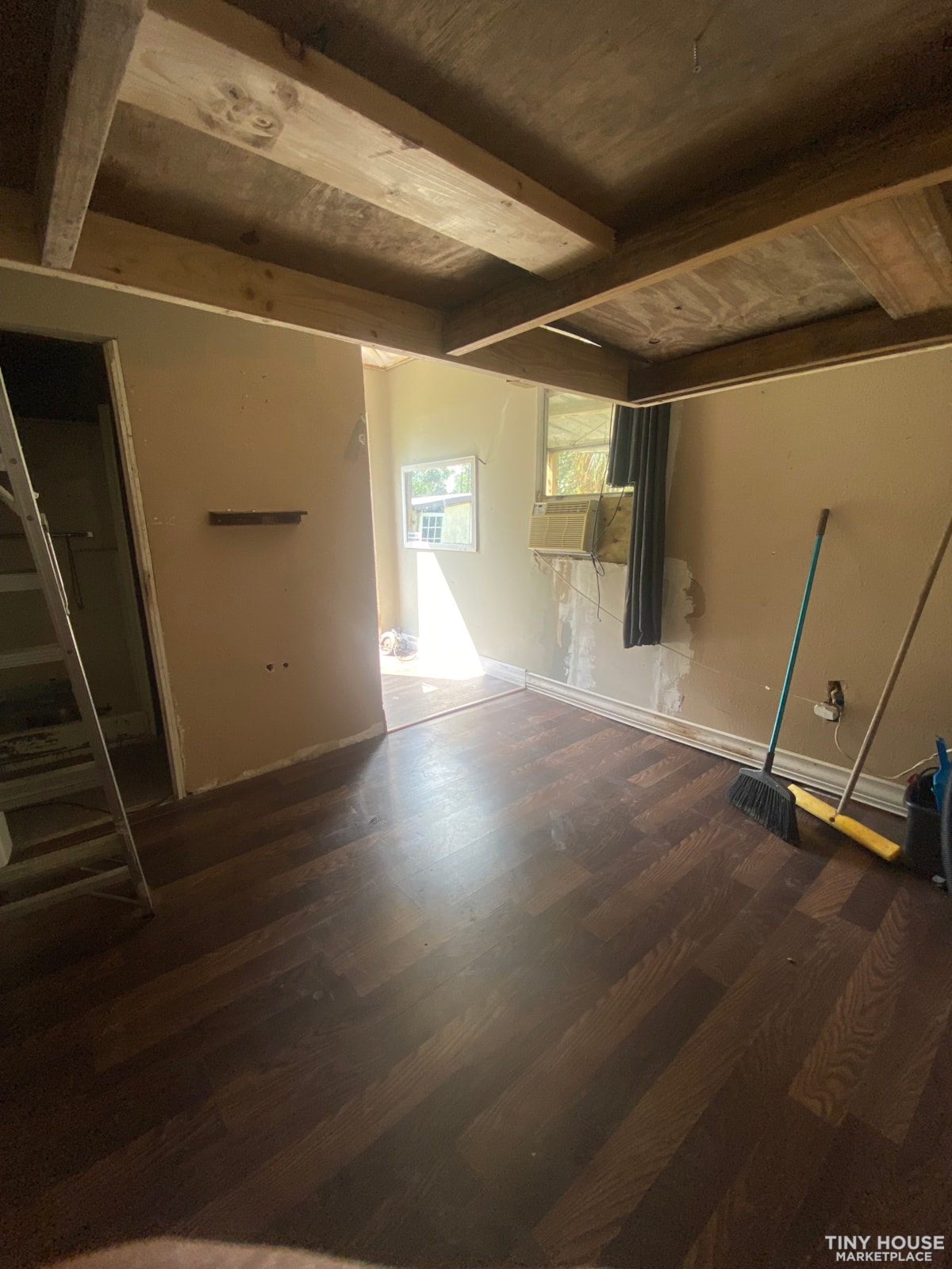 Tiny house 10’ x 16’ $10,000 Florida