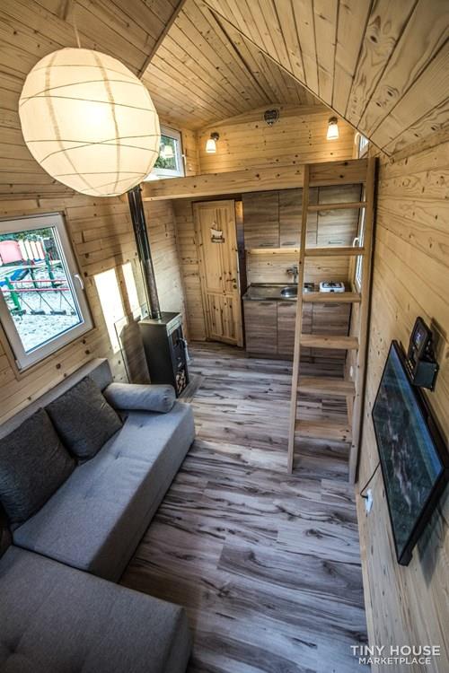 Tiny House - Image 4 Thumbnail