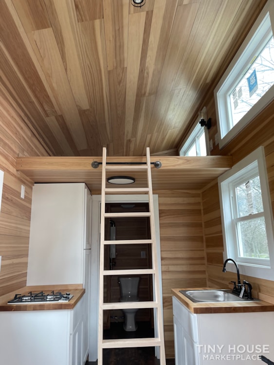 Tiny House - Image 2 Thumbnail