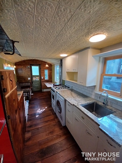 One of A Kind Tiny House! - Image 2 Thumbnail