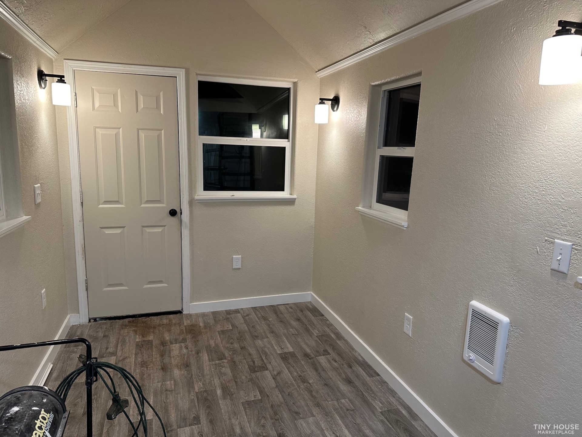 Tiny House - Image 3 Thumbnail