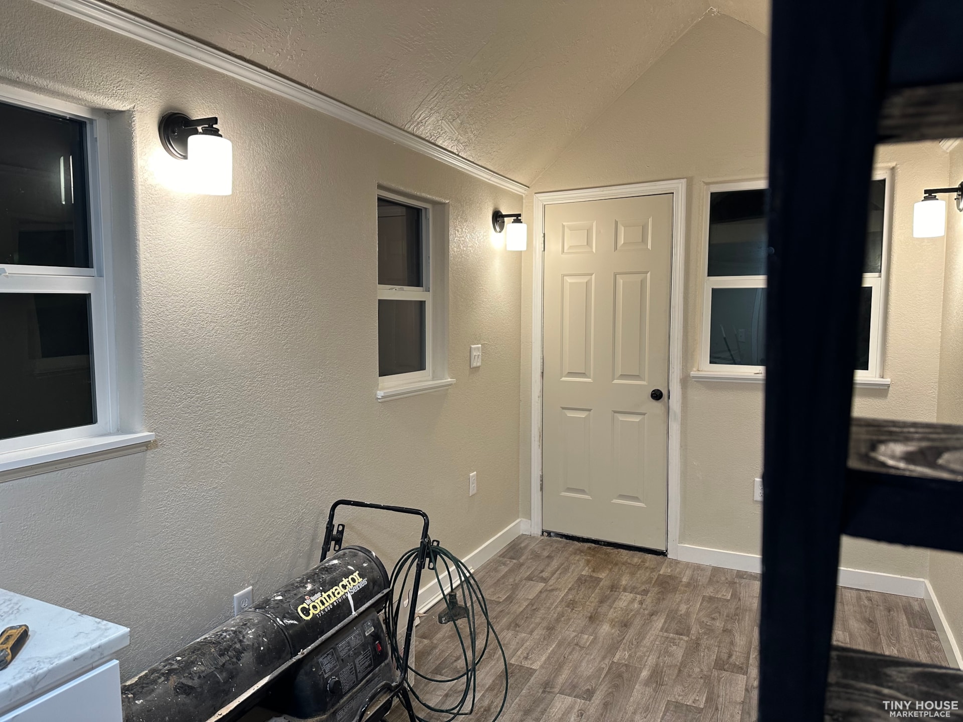 Tiny House - Image 4 Thumbnail