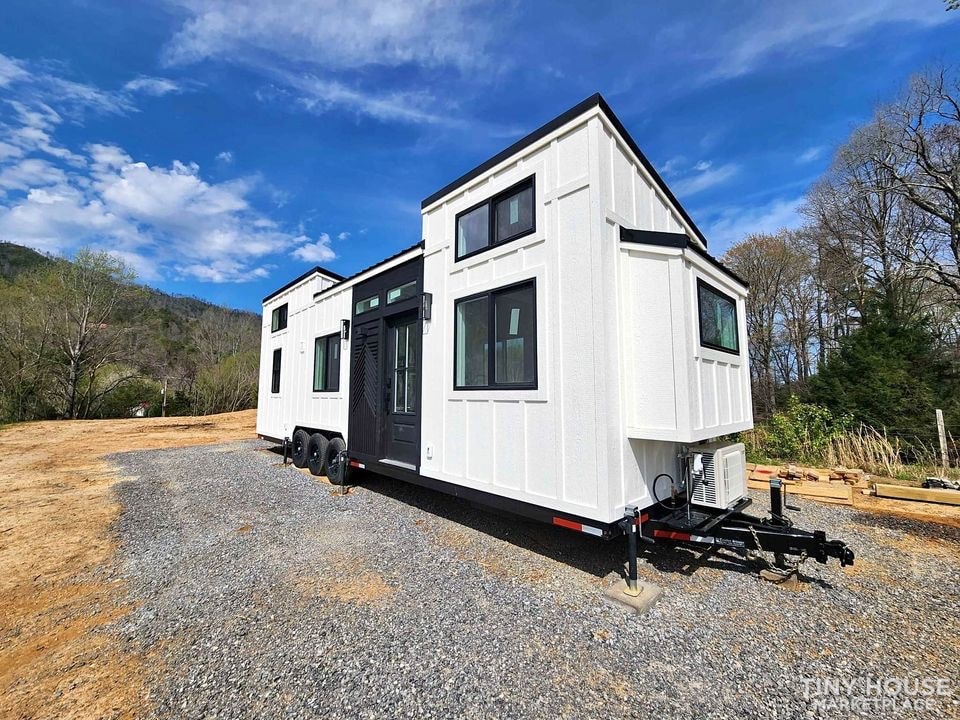 Tiny House (8.5'x32')