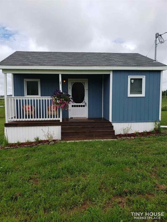 Tiny House by the sea in Nova Scotia, Canadian fishing village - Image 2 Thumbnail