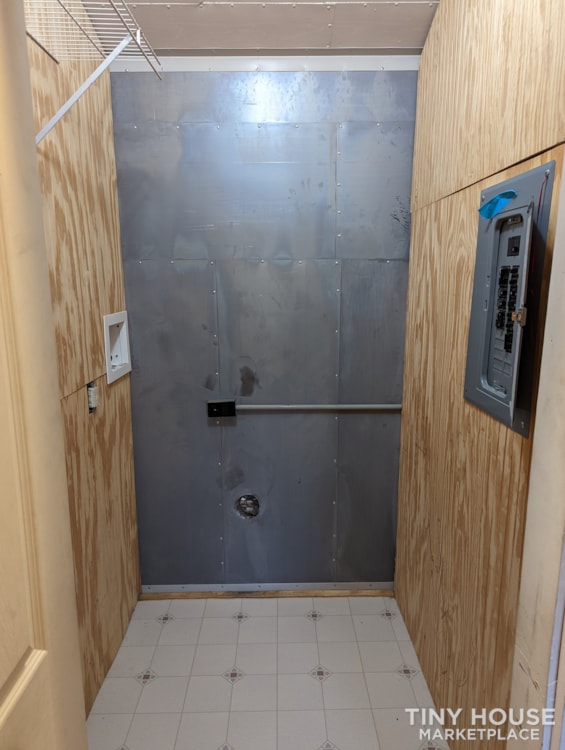 Tiny House/Cabin - Image 2 Thumbnail