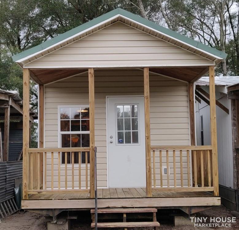 Tiny House Cabin - Image 1 Thumbnail