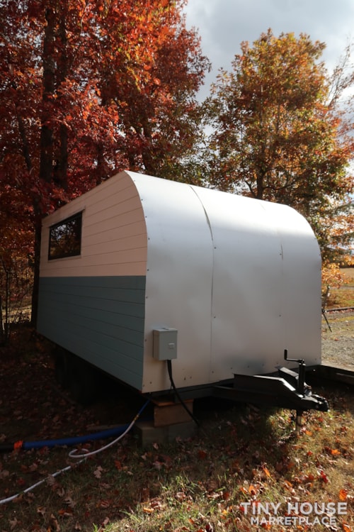 Tiny House Camper with Full bathroom, Kitchenette and Fold out bed - Image 2 Thumbnail