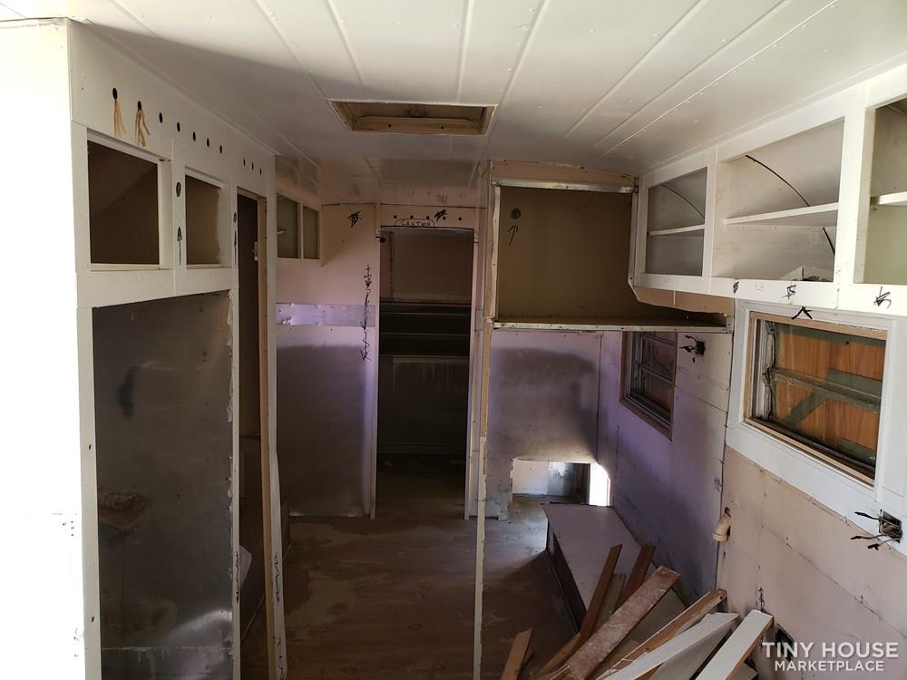 TINY HOUSE custom project airstream conversion 1977 medium length 25 f
