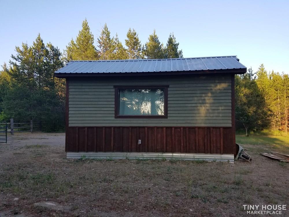 Tiny House - Cute & Cozy (full bathroom!)