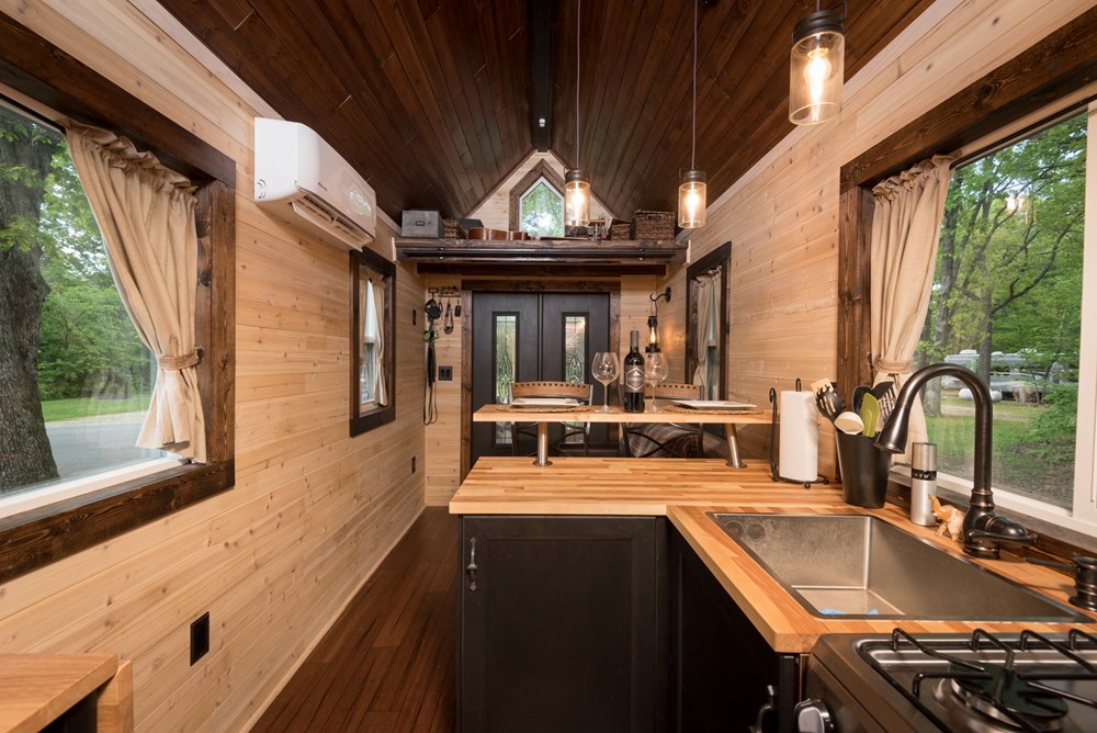 Tiny House Log Cabin - Move-in ready! **Make an offer!** - Image 4 Thumbnail
