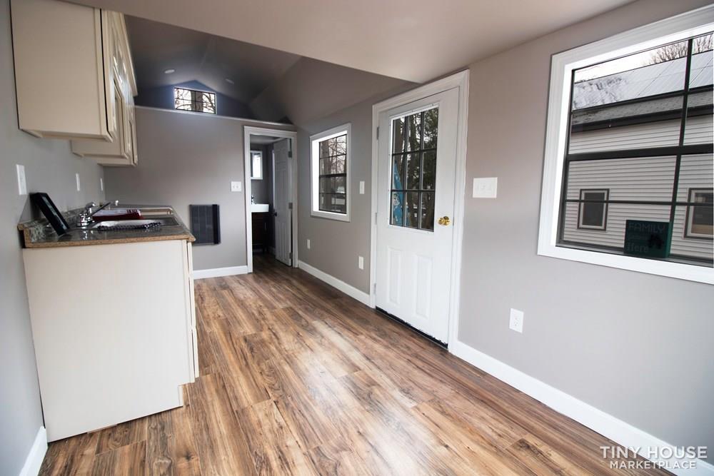 Tiny House, Minimalist Life-Style  - Image 3 Thumbnail