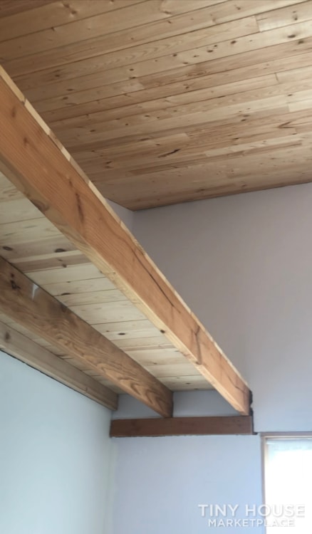 Tiny House Near Seattle - Image 2 Thumbnail