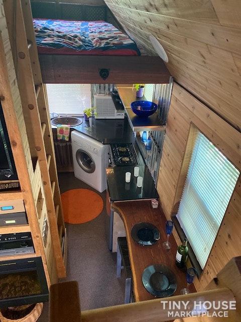 Tiny House on 16ft Trailer - Image 3 Thumbnail