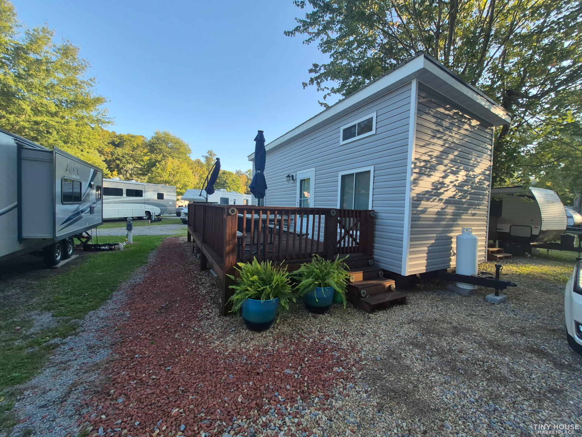 TINY HOUSE ON THE RIVER - Image 1 Thumbnail