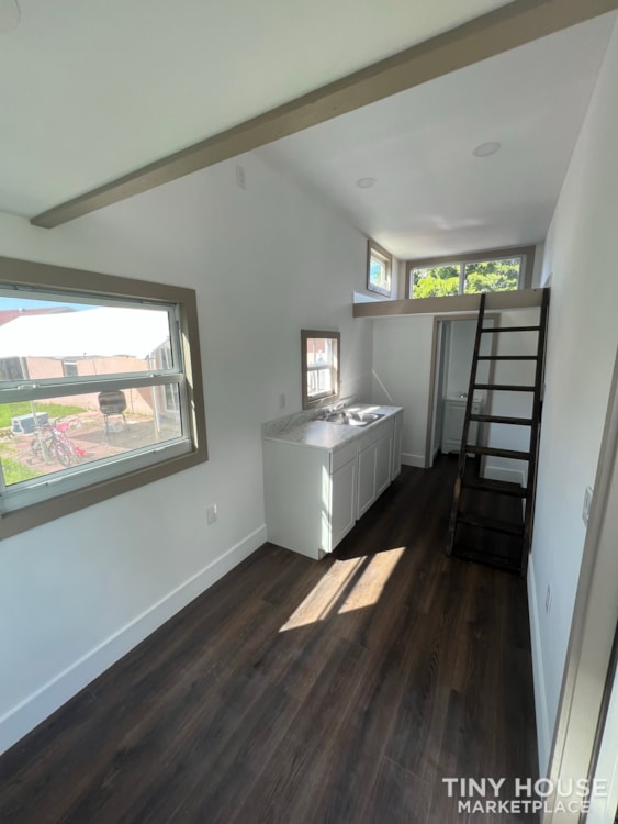 TINY HOUSE ON TRAILER - Image 3 Thumbnail