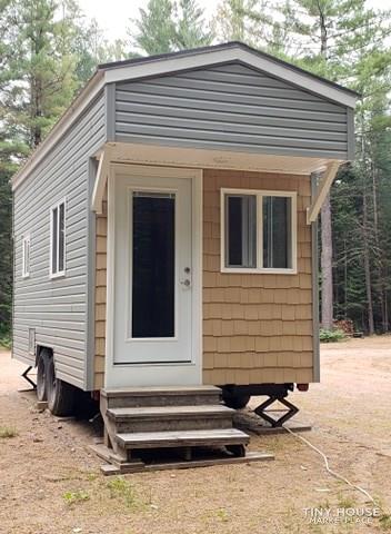 Tiny House on Wheels - Image 1 Thumbnail