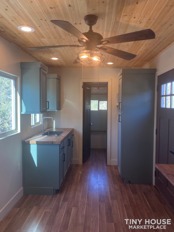 Tiny house on wheels - Image 1 Thumbnail