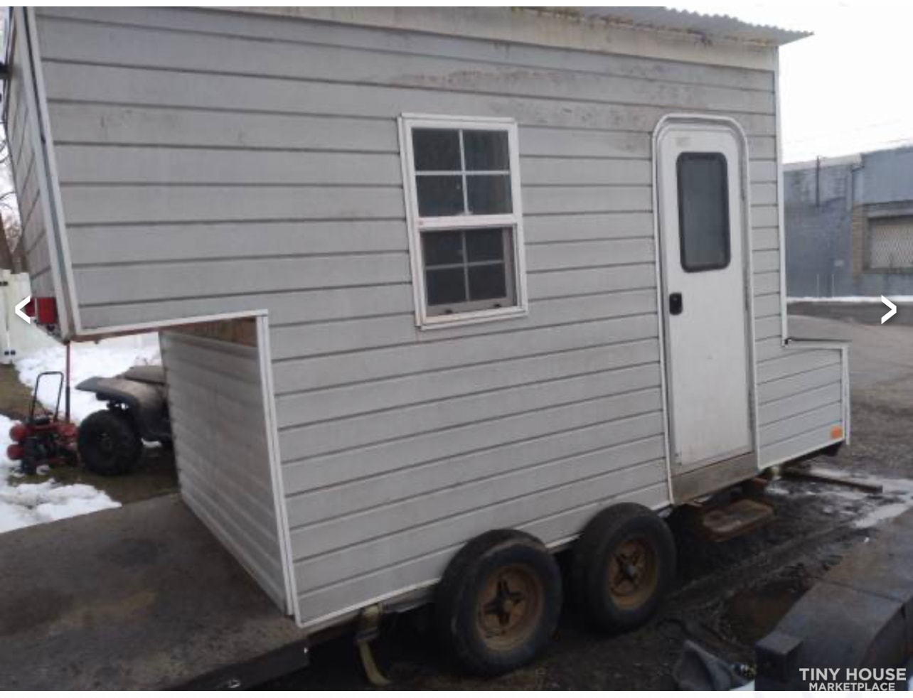 Tiny house on wheels 
