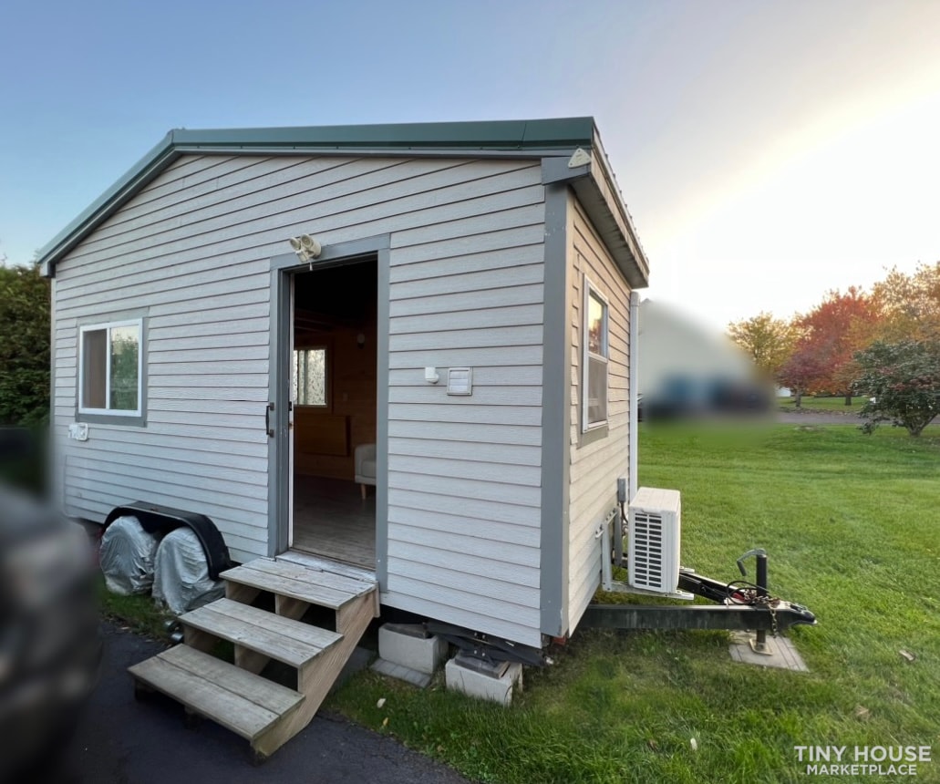 Tiny House on Wheels - Image 2 Thumbnail