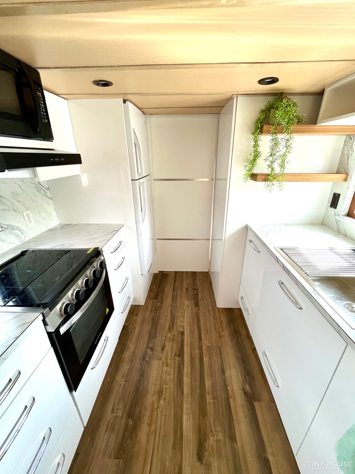 Tiny house on wheels - Image 2 Thumbnail