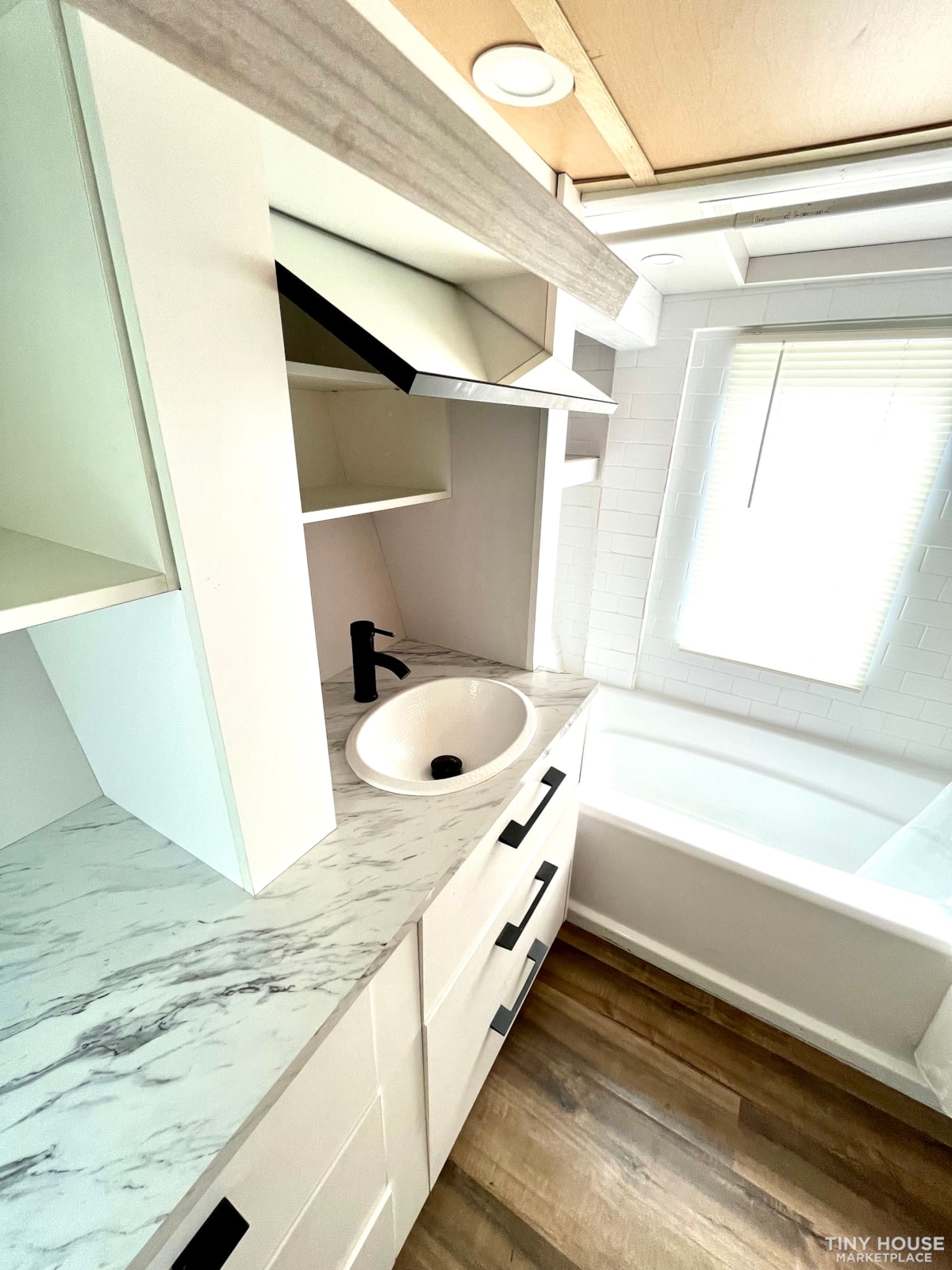 Tiny house on wheels - Image 4 Thumbnail