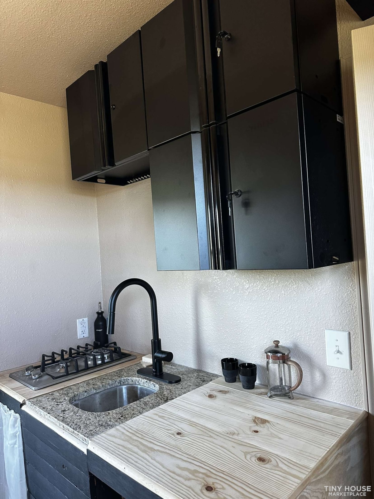 Tiny house on wheels - Image 1 Thumbnail