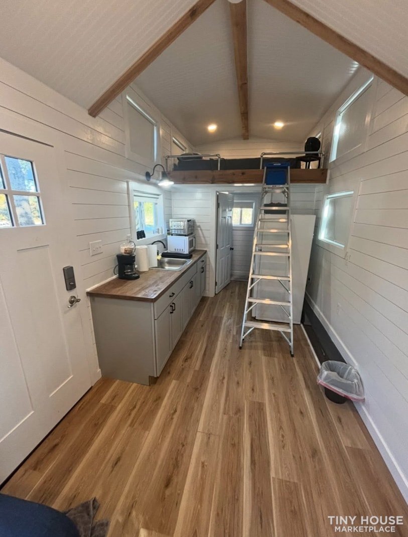 Tiny House on Wheels - Image 2 Thumbnail