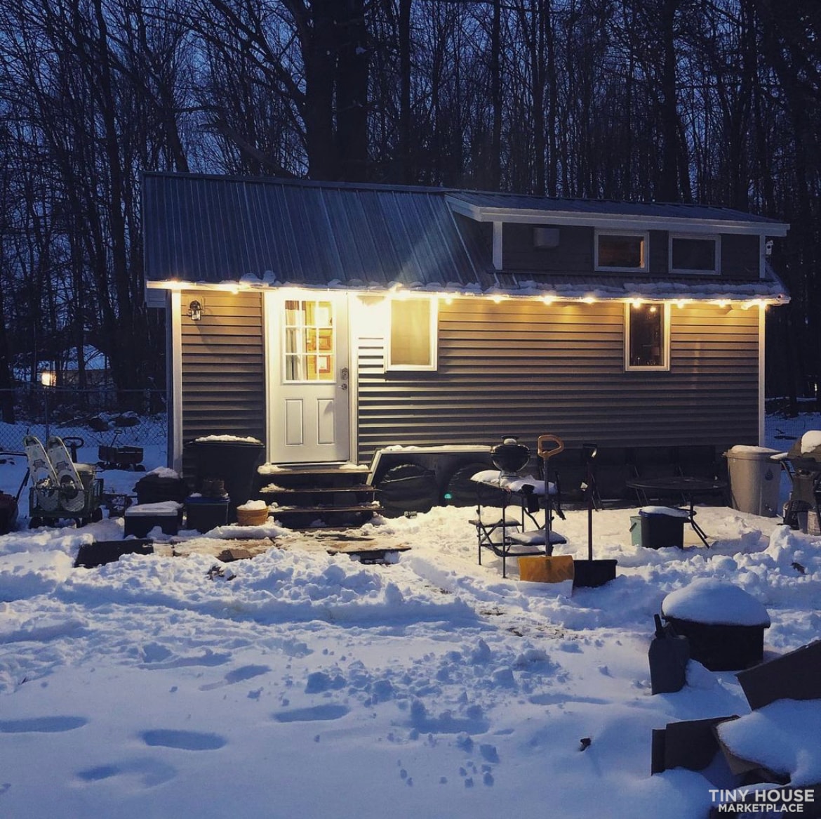 Tiny house on wheels - keep it where it is! - Image 2 Thumbnail