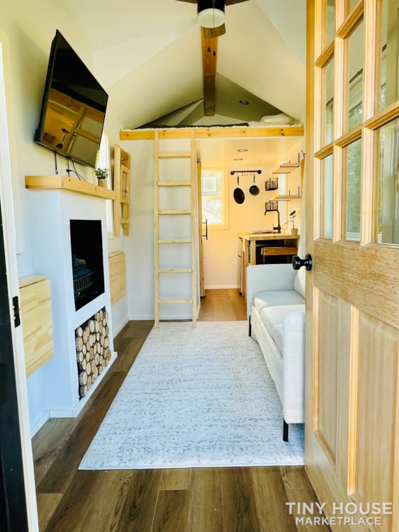 Tiny House on Wheels KNOXVILLE  - Image 2 Thumbnail