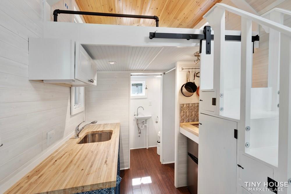 Tiny House - Ready to Go!! - Image 3 Thumbnail